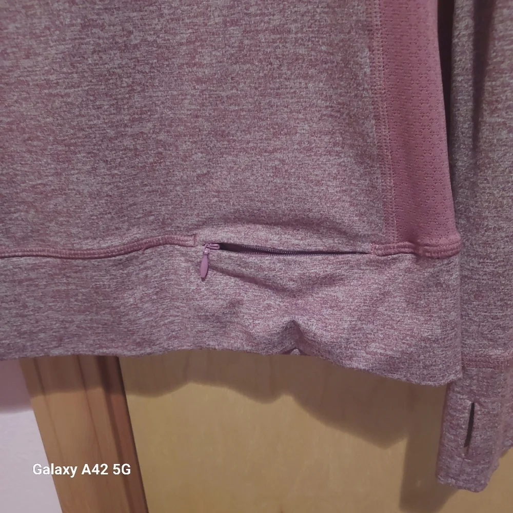 REVA workout top - Picture 10 of 10